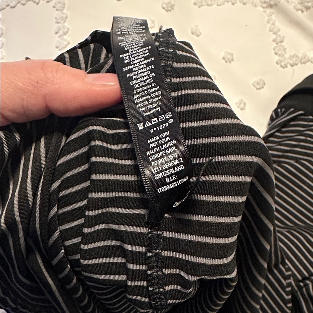 Ralph Lauren RLX men’s polo shirt size medium as new condition black striped. - Picture 8 of 9